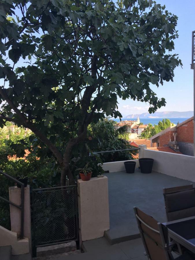 Central House Nona Crikvenica Bagian luar foto