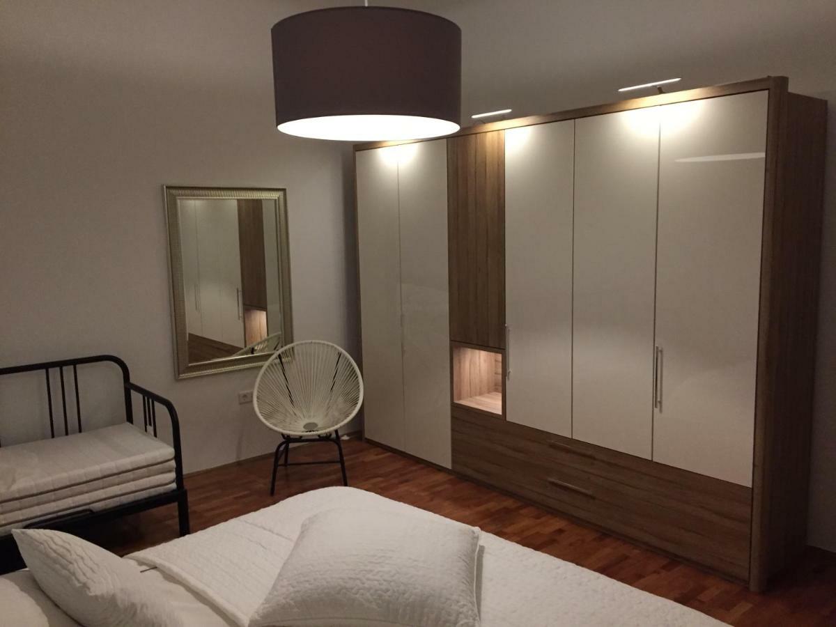 Central House Nona Crikvenica Bagian luar foto