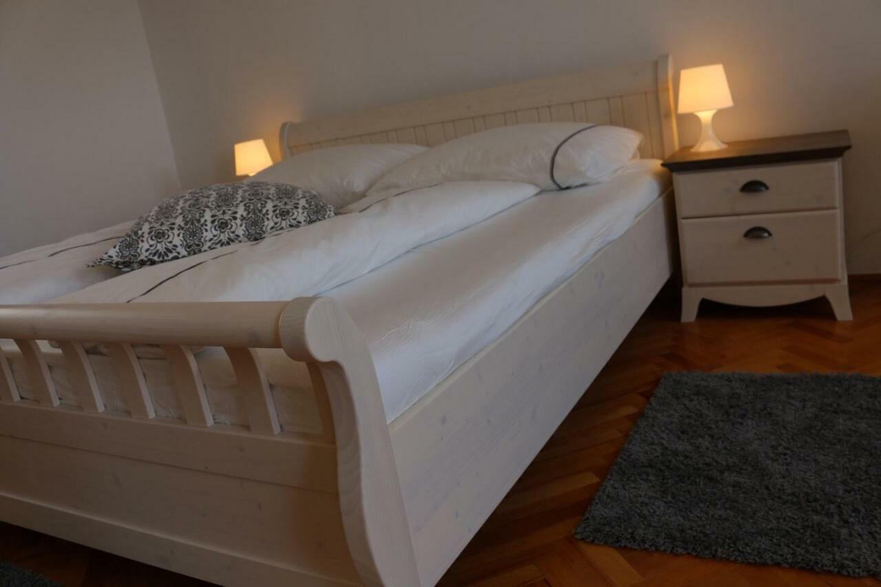 Central House Nona Crikvenica Bagian luar foto