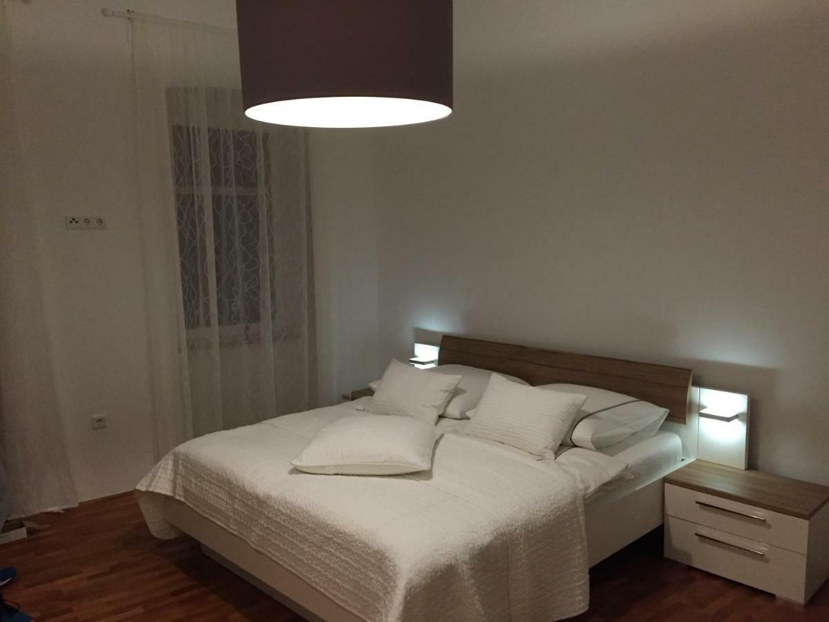 Central House Nona Crikvenica Bagian luar foto