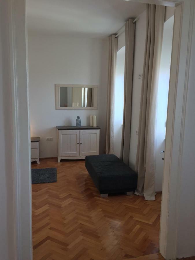Central House Nona Crikvenica Bagian luar foto