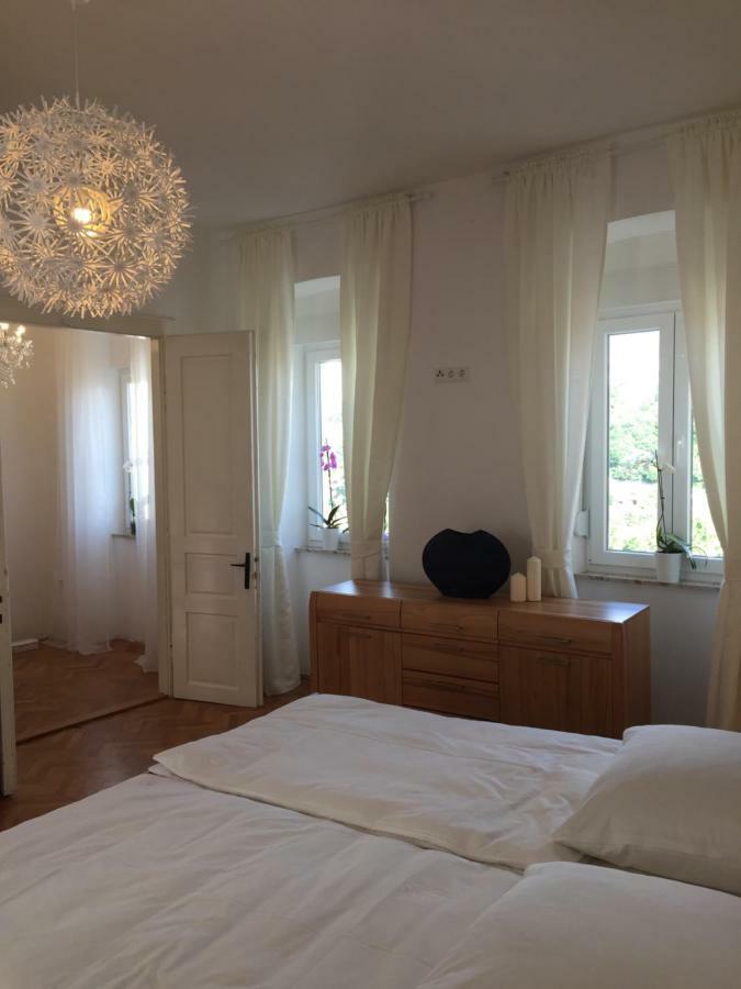 Central House Nona Crikvenica Bagian luar foto
